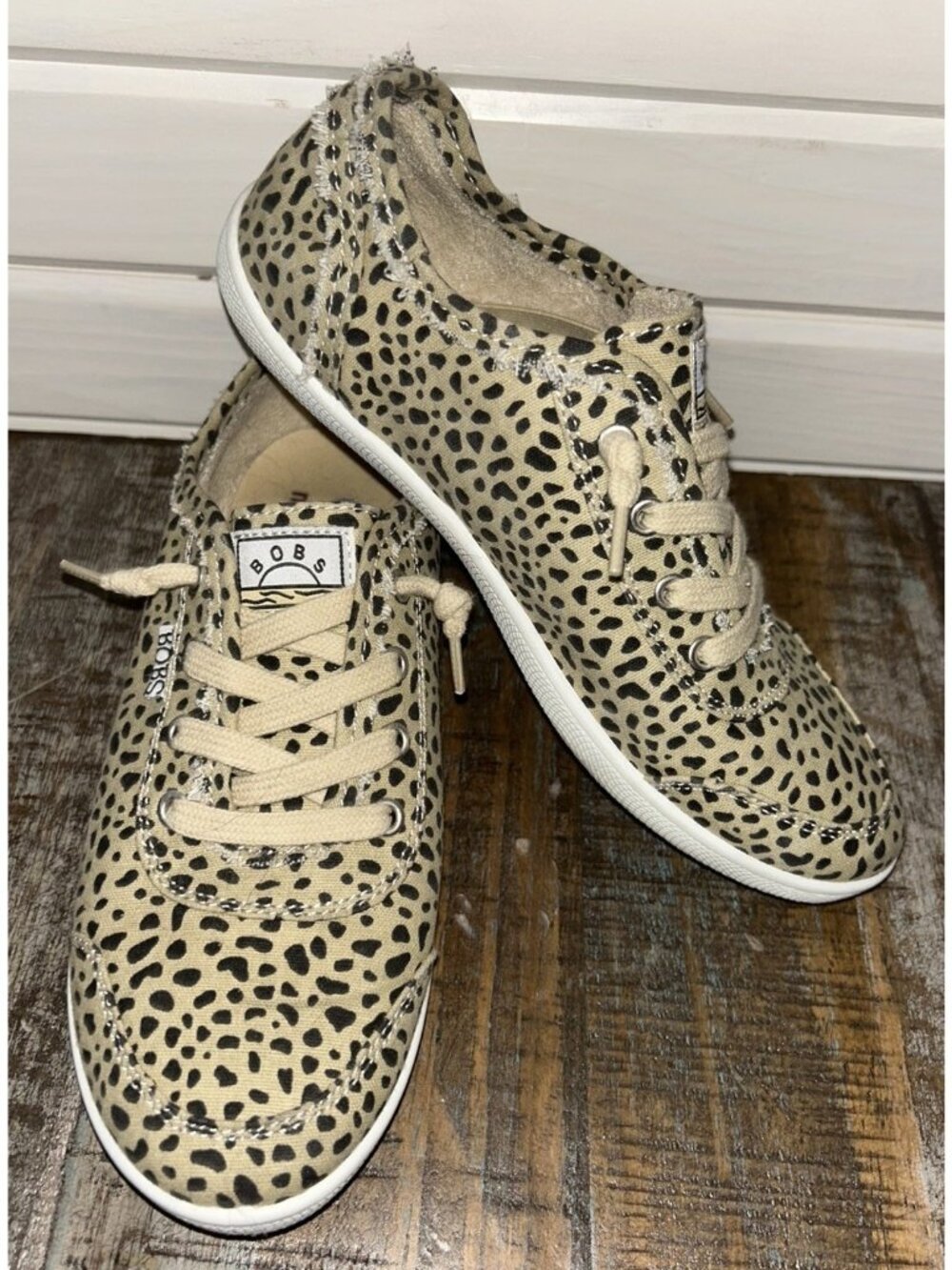 BOBS by Skechers Sz 6 Cute-PERRRSONALITY Leopard Shoes Canvas Memory Foam Tan